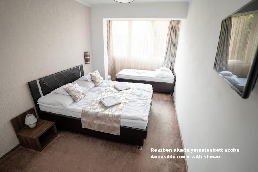 Hotel Irisz Nyíregyháza 外观 照片