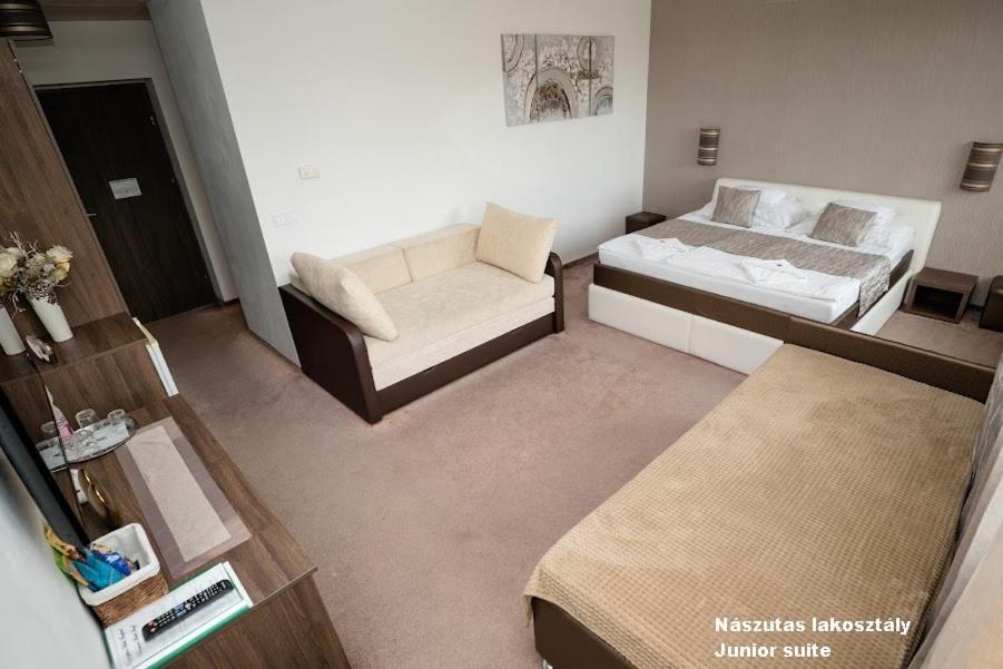 Hotel Irisz Nyíregyháza 外观 照片